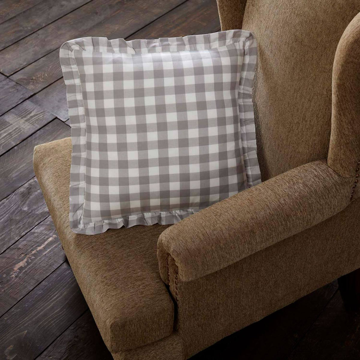 Kuna 18 x 18 Ruffled Pillow - Grey/White