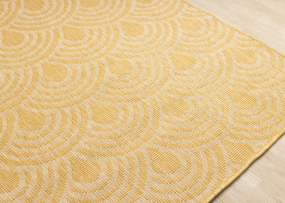 Summer Breeze 6'7" x 9'6" Outdoor Reversible Rug Rainbow Arch Pattern - Yellow, White