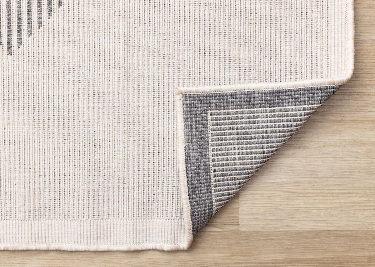 Summer Breeze 5'3" x 7'7" Outdoor Diamond Rug - White, Grey