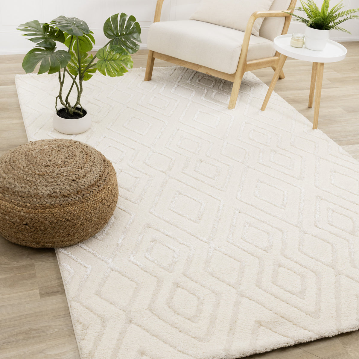 Sasha Soft Diamonds Area Rug - 8' X 11' - Cream
