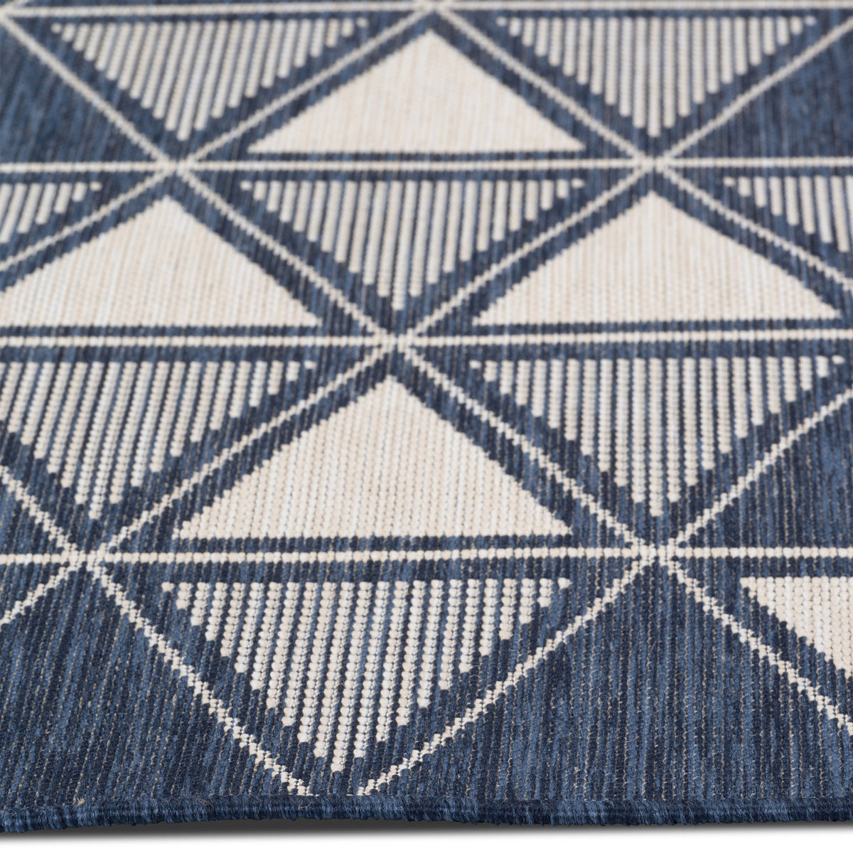 Cabana Triangles Indoor/Outdoor Rug - 8' x 10' - Blue