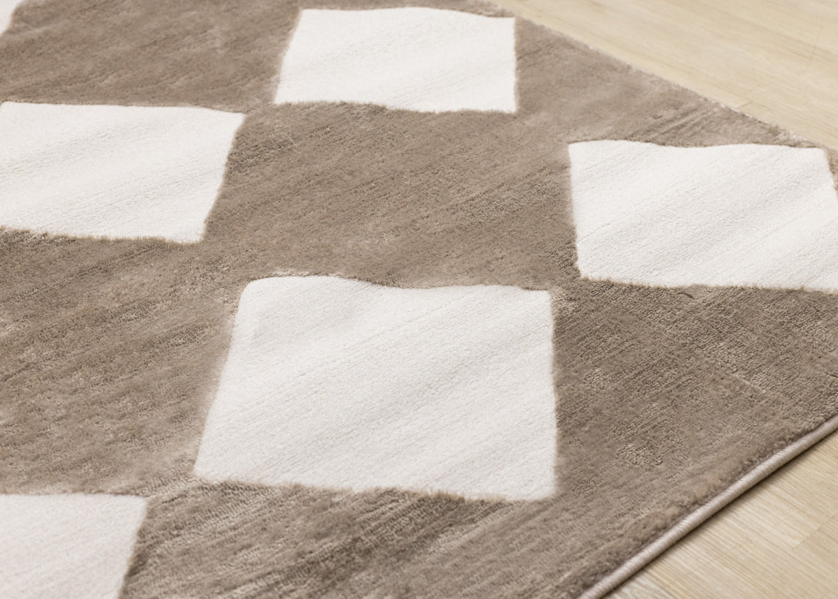 Logan Modern Diamonds Area Rug - 7' X 10' - Brown/Cream