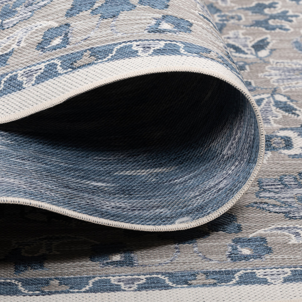 Marbella Traditional Outdoor Rug - 5' x 7' - Blue