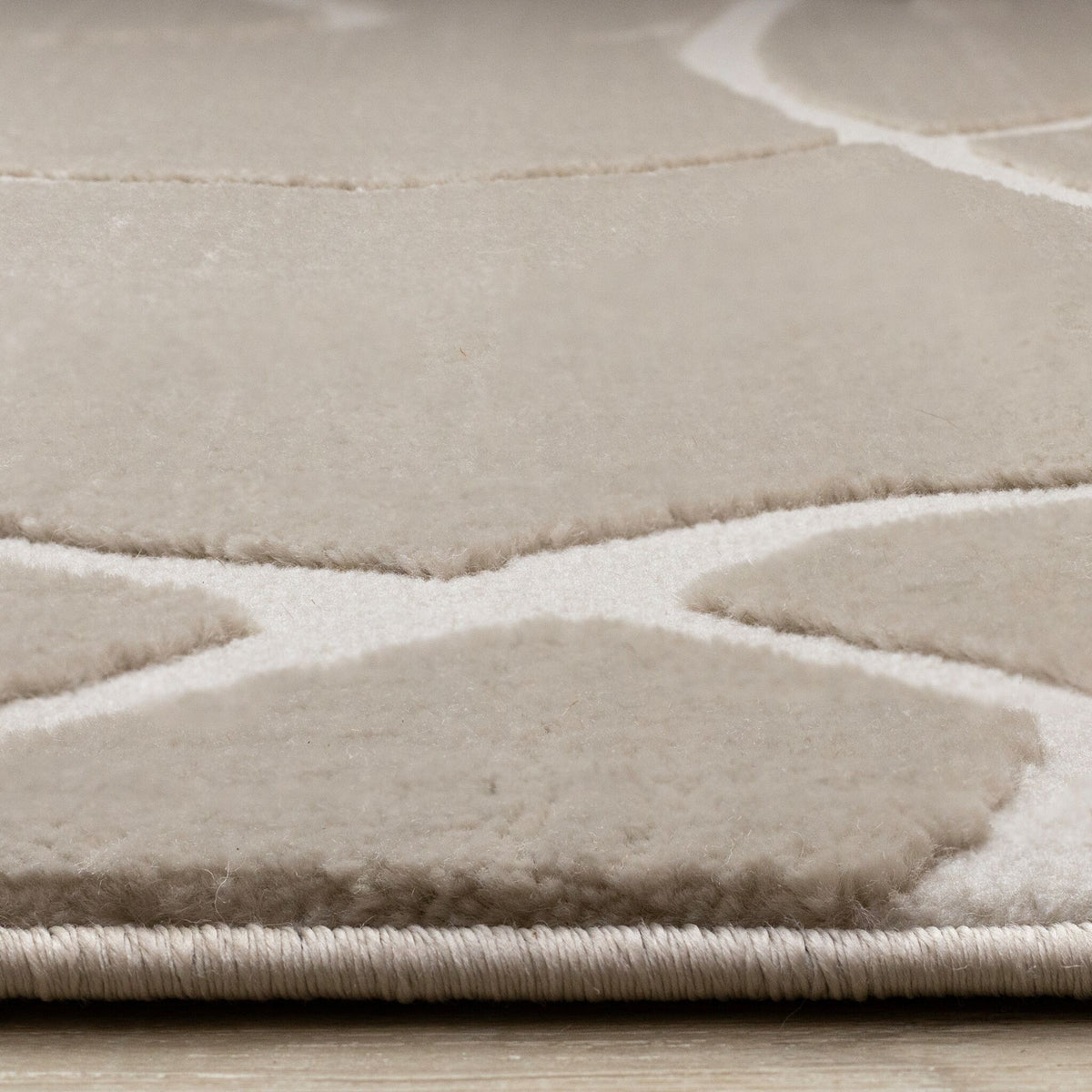 Soft Currents 5'3" x 7'7" Organic Line Design Area Rug - Beige, Cream