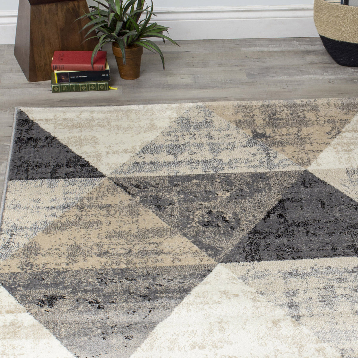 Siecle Triangle Shapes Area Rug - 3' X 5' - Cream/Beige